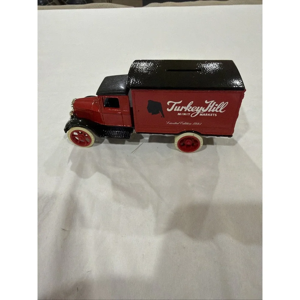 Ertl 1931 Hawkeye‎ die-cast metal coin bank for Turkey Hill Mini Markets